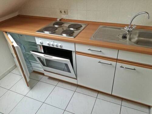 mit Kühlschrank und E-Herd - 