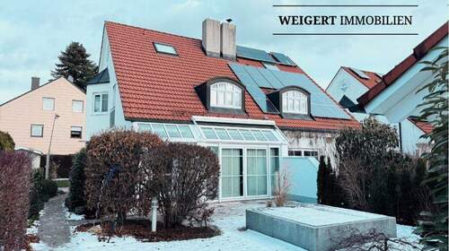 VorderansichtGebäude - WEIGERT: Ansprechende, gehobene Doppelhaushälfte mit Doppelgarage in ruhiger Lage in Eichenau