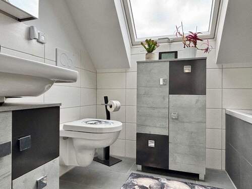 DG Wohnung Badezimmer - 