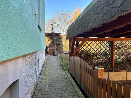 Weg zum Hauseingang - 