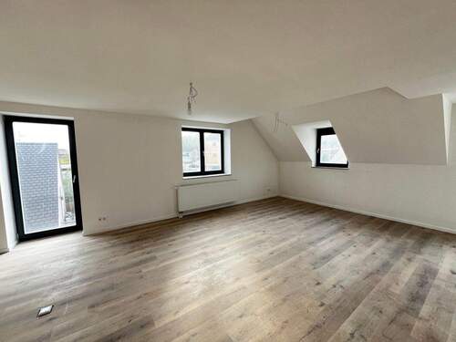 Blick ins Wohnzimmer - 