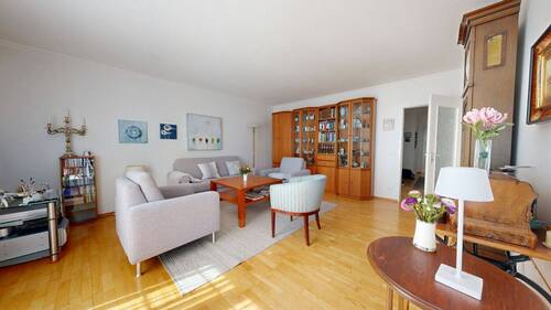 Wohnzimmer - 3 Zimmer Etagenwohnung zum Kaufen in Frankfurt am Main