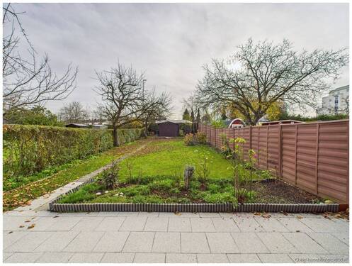 Blick in den Garten - 4 Zimmer Doppelhaushälfte in Germering