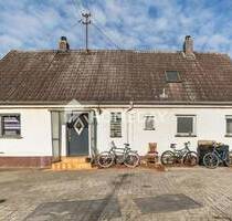 Haus in Dornröschenschlaf - EFH mit Entwicklungspotenzial wartet auf liebevolle Kernsanierung - Vohburg an der Donau