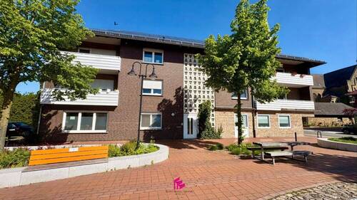 Wohngebäude mit Balkon - Neuenkirchen-Bramsche 