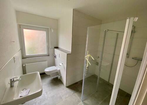 Modernes Badezimmer - 