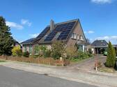 Frontansicht, Photovoltaik - 7 Zimmer Einfamilienhaus in Neubrandenburg