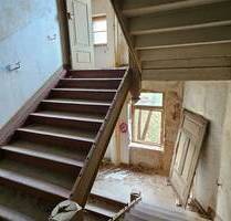 Leerstehendes Gründerzeit-MFH mit Ausbaureserve – Sanierungsobjekt in ruhiger Lage von Leipzig-Anger-Crottendorf