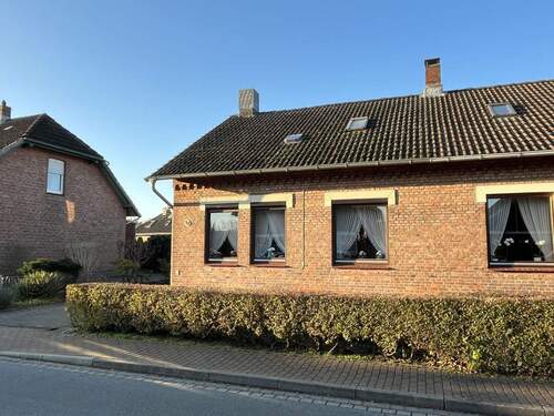 Straßenansicht Haus - 