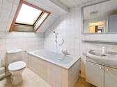 Bad im Dachgeschoss - 