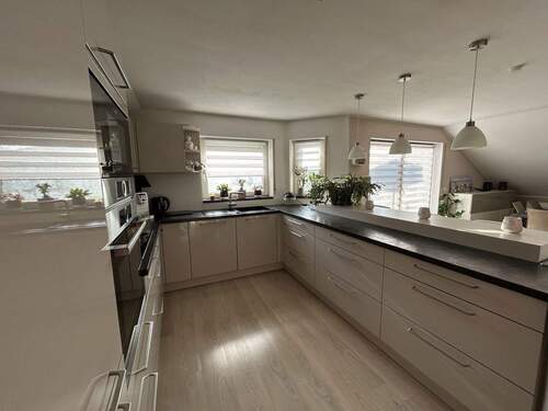 Bild 3 - 4 Zimmer Etagenwohnung in Sinsheim