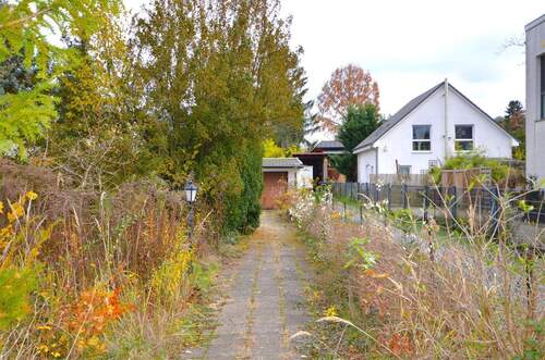 Einfahrt Ansicht 2 - Grundstück in Berlin