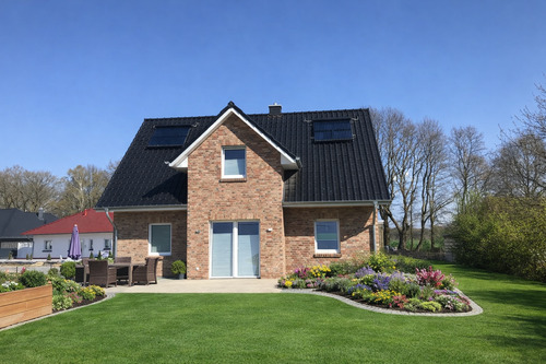 Kapitänsgiebel_3.png - Landhaus mit Herrengiebel in Elsten