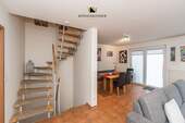 Treppenaufgang - 5 Zimmer Reihenendhaus zum Kaufen in Brackenheim