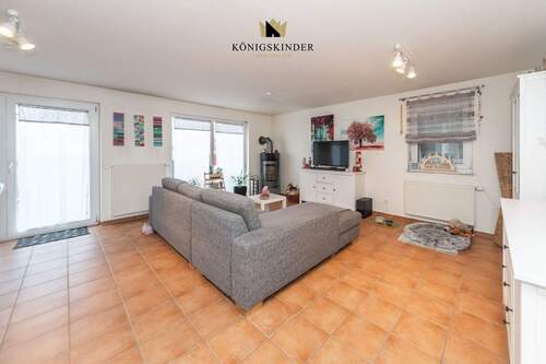 Wohnzimmer - Reihenendhaus mit 141,00 m&sup2; in Brackenheim zum Kaufen