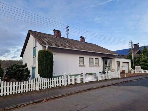 Außenansicht - Einfamilienhaus mit 165,00 m&sup2; in Siegen / Eiserfeld zum Kaufen