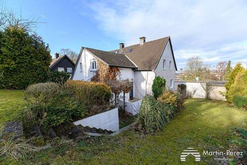 DSC_9464 - Doppelhaushälfte (renovierungsbedürftig) - Keller - Terrasse - Garten - Garage -