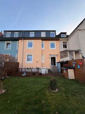 Hausansicht vom Garten - Mehrfamilienhaus, Wohnhaus zum Kaufen in Gelsenkirchen