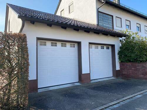 Garagen - 8 Zimmer Mehrfamilienhaus, Wohnhaus in Langenzenn