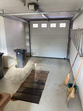 Garage - Mehrfamilienhaus, Wohnhaus mit 194,00 m&sup2; in Langenzenn zum Kaufen