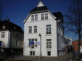 Straßenansicht - 2,5 Zi. Maisonette-Whg. im Zentrum