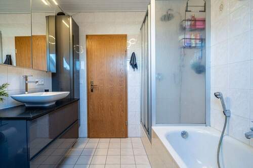 Badezimmer - 4 Zimmer Etagenwohnung in Altenstadt