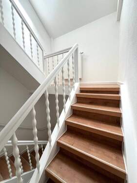 Treppenhaus zum DG - 3 Zimmer Etagenwohnung in Nußbaum