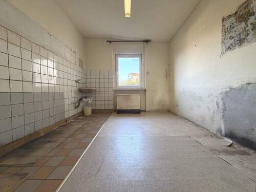 Küche - Mehrfamilienhaus, Wohnhaus mit 176,00 m&sup2; in Löbau zum Kaufen