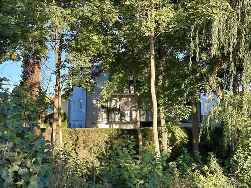 Ansicht gegenüber vom Bach - 2 Zimmer Etagenwohnung in Herrenberg