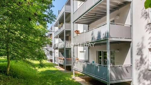 Außenansicht 1 - Attraktive 2-Zimmer-Wohnung mit Balkon und Stellplatz in Weißenfels