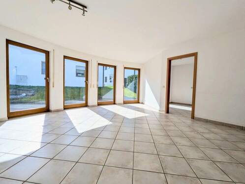 Wohn/Essbereich - 7 Zimmer Einfamilienhaus in Ötisheim