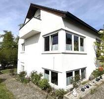 Großzügiges Einfamilienhaus mit Einliegerwohnung in sonniger Aussichtslage in Weingarten