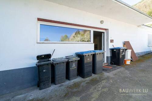 02_Hof.jpg - Lagerfläche mit Büro - 550,00 EUR Kaltmiete,