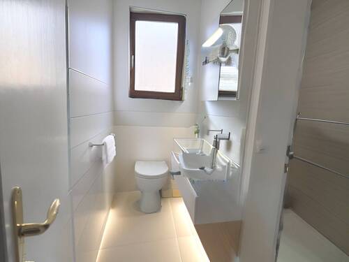 Gäste-WC KI generiert - 