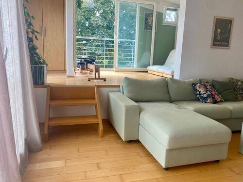 Viel Licht dank großer Fenster - 