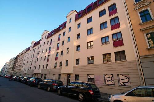 straßenseitige Hausansicht - Etagenwohnung mit 97,00 m&sup2; in Leipzig zum Kaufen
