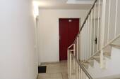 Treppenhaus mit Aufzug - 