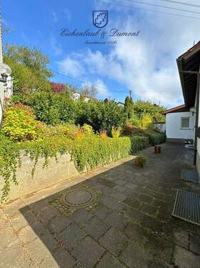 Terrasse vor dem Eingang - 