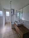 Modernes Badezimmer - 