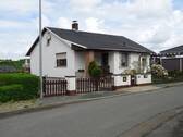 DSC02779.JPGStraßenansicht - Auf einer Etage wohnen und individuelle Optionen auf mehr.