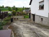 DSC02781.JPG Zufahrt Garagen und Grundstück - 4 Zimmer Einfamilienhaus in Treuen