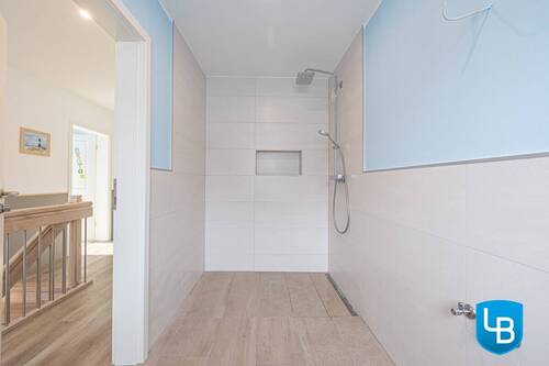 Duschbad mit Toilette im DG - 