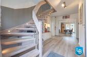 Offene Treppe ins DG - Einfamilienhaus mit 216,00 m² in Bad Segeberg zum Kaufen