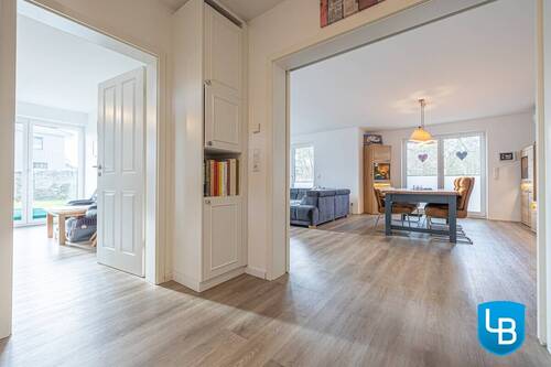Zugang zum Wohn- und Essbereich sowie zum derzeitigen Arbeitszimmer - 