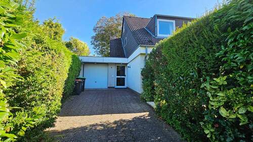 Zufahrt - 5 Zimmer Doppelhaushälfte in Odenthal