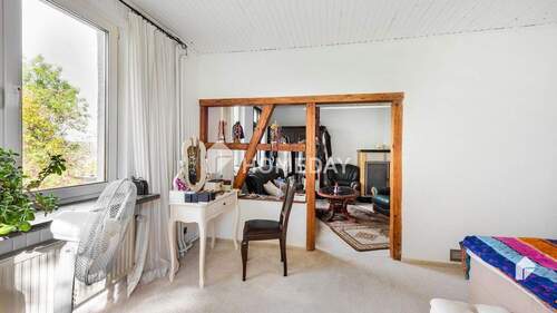 1. OG Schlafzimmer 2 - 