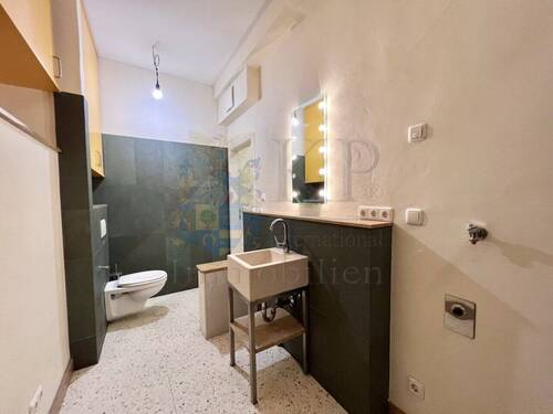 DUSCHBAD - 