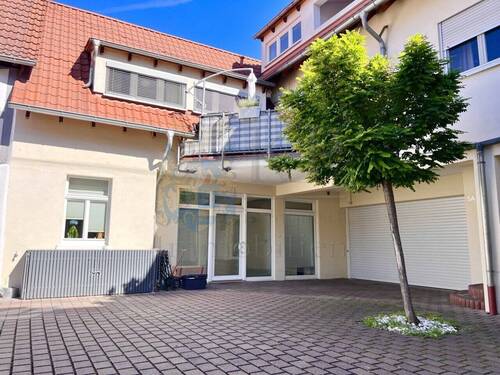 AUSSENANSICHT - WALLAU: Schönes 1-ZIMMER-BÜRO mit Abstellraum, Küche und Bad