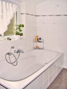 Tageslichtbad mit Wanne ... - 