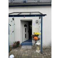 Ein 1-FH mit 2 Eingängen, Doppelcarport, 4 Einstellplätze, Garten u. eine vermietete DHH m. zwei Wohnungen u. 2 Einstellplätze - Braunschweig Kralenriede